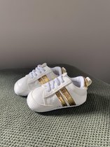 Baby sneaker gympen elastiek wit goud 0-6mnd