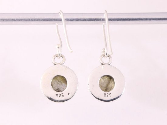 Boucles d'oreilles rondes en argent finement travaillées avec labradorite