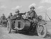 1:72 Zvezda 6277 Soviet motorcycle M-72 with sidecar and crew Plastic kit