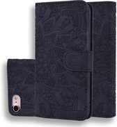 Kalfspatroon dubbel opvouwbaar design lederen hoes met reliëf en portemonnee & houder & kaartsleuven voor iPhone SE 2020 & 8 & 7 (zwart)
