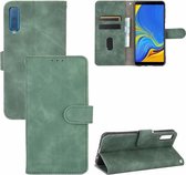 Voor Samsung Galaxy A7 (2018) Effen kleur Skin Feel Magnetische gesp Horizontale flip-kalftextuur PU-lederen tas met houder & kaartsleuven & portemonnee (groen)