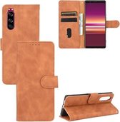 Voor Sony Xperia 5 Effen Kleur Huid Voel Magnetische Gesp Horizontale Flip Kalf Textuur PU Lederen Case met Houder & Kaartsleuven & Portemonnee (Bruin)