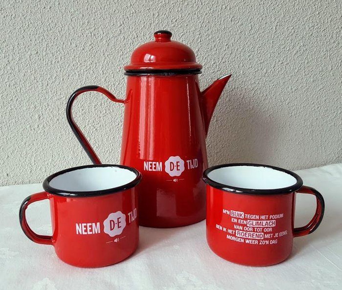 Koffiekan en twee mokken, emaille, rood, Douwe Egberts | bol.com