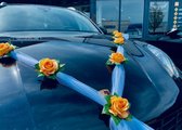 EVITA Auto Versiering Bruiloft - Trouwauto Decoratie - Autodecoratie - Oranje Rozen & Tule - Motorkap Versiering - Autobloemstuk Bruiloft - Bloemen voor op de Bruidsauto - Tule Lin