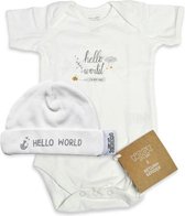 Cadeaupakket Hello World met romper 3-6 mnd & babymutsje - 100% katoen - fairly made - duurzaam en origineel kraamcadeau