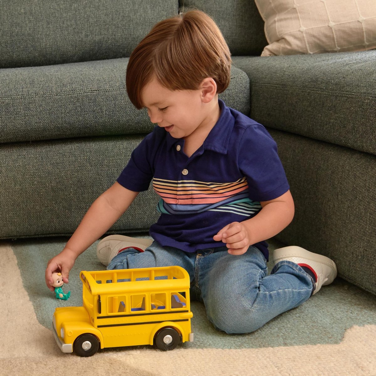 Cocomelon Feature Vehicle Yellow School Bus — afbeelding 7
