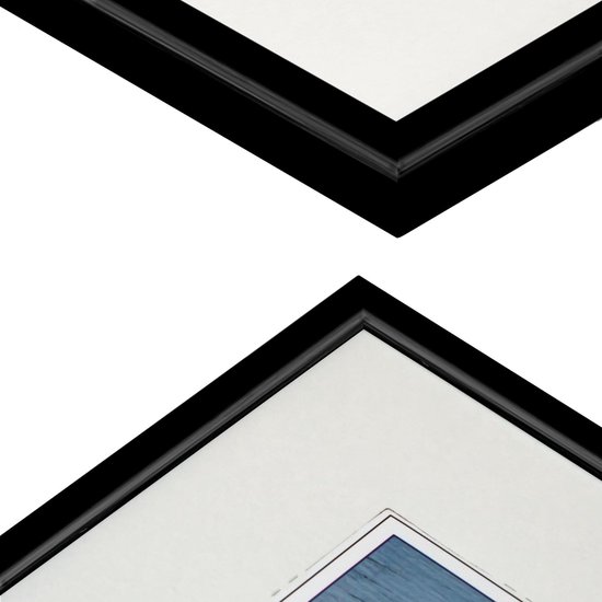 Detail van de hoeken van zwarte fotolijsten, met witte passe-partouts.