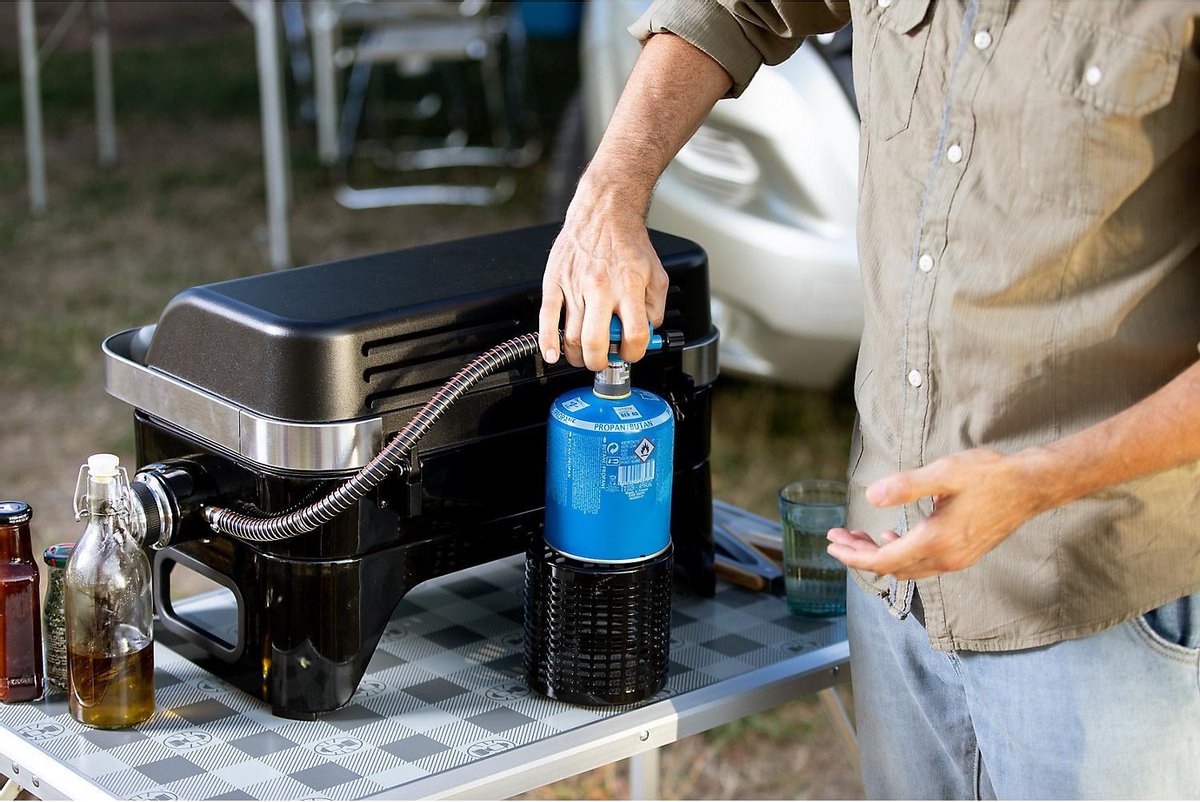 Campingaz Attitude 2go CV BBQ - Draagbare Gas barbecue - voorgemonteerde outdoor grill - werkt op een Campingaz ventielcartouche - tafel barbecue met ingebouwde thermometer - draagbare barbecue met vaatwasserbestendige onderdelen - grijs/zwart – foto 5
