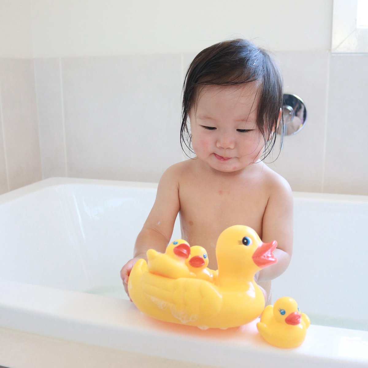 Playgro Badeendjes Familie – badeend - badeendjes - Volledig Afgesloten - Schimmelvrij - waterspeelgoed baby - Waterspeelgoed Peuters Mama eend en 3 eendjes - BPA vrij — afbeelding 3