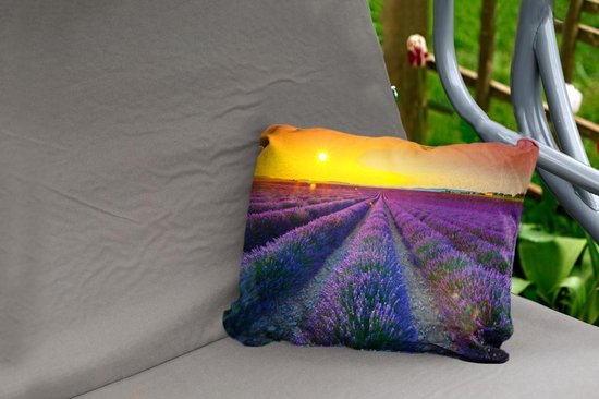 Coussins d'extérieur - Jardin - Coucher de soleil Oranje sur champ rempli de lavande - 50x30 cm