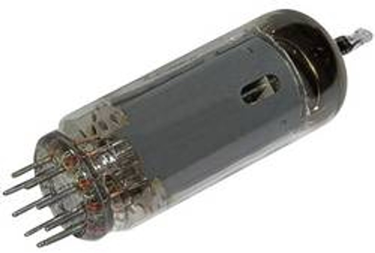 BTB Vertrieb UCH 81 Elektronenbuis Triode-heptode 200 V 3.7 mA Aantal polen: 9 Fitting: Noval 1 stuk(s)