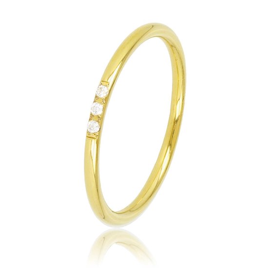 My Bendel minimalistische goudkleurige ring met drie fijne witte glasstenen - Fijne edelstalen aanschuifring met drie zirkonia stenen - Met luxe cadeauverpakking