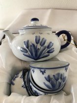 geschenkdoos theeset tulprelief Delfts blauw 4 mokjes en theepotje cadeau