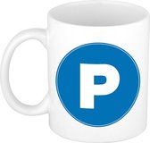Mok / beker met de letter P blauwe bedrukking voor het maken van een naam / woord - koffiebeker / koffiemok - namen beker