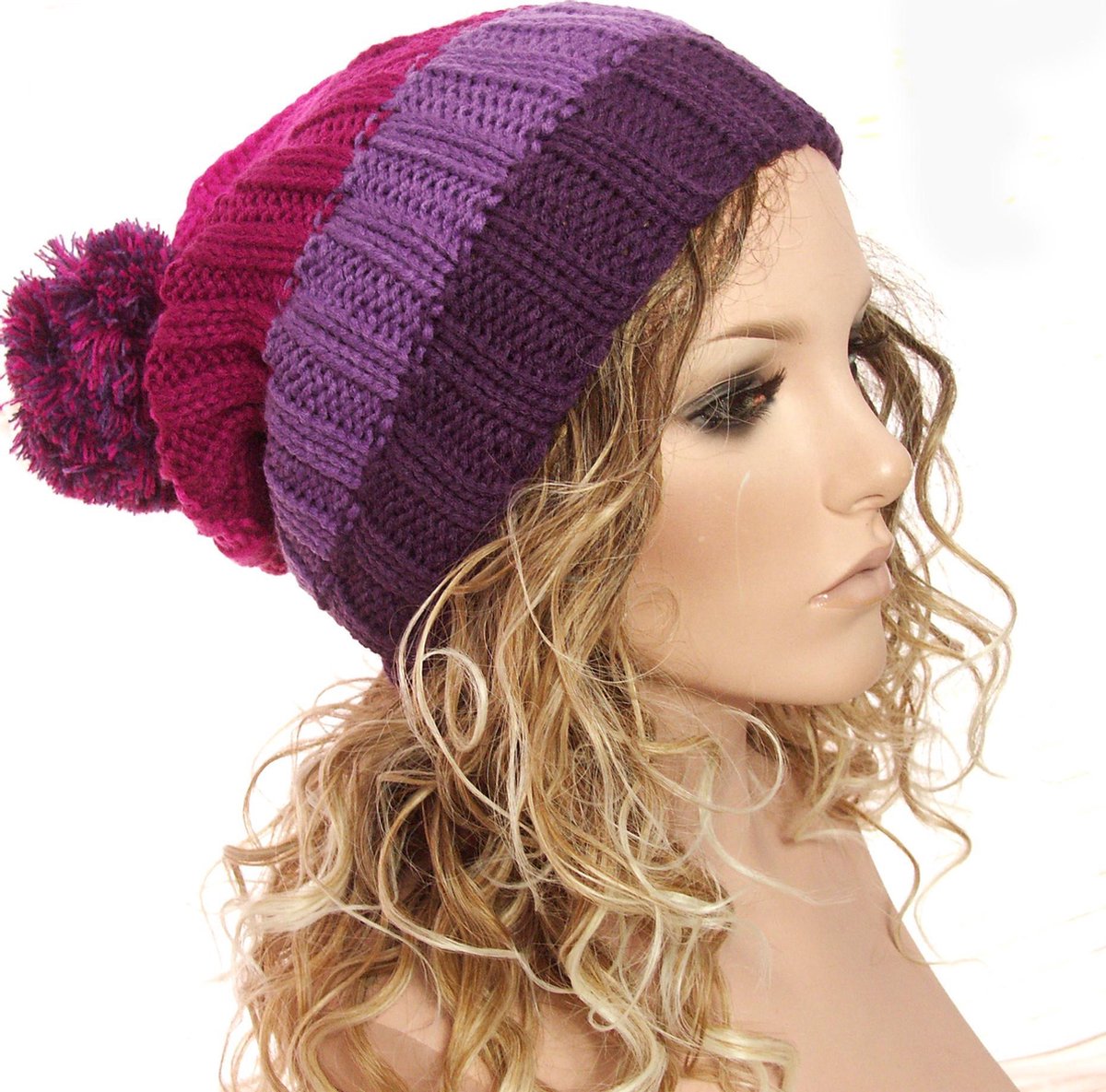 Trendy gebreide longbeanie muts met pompon kleur pink - lila - paars maat one size