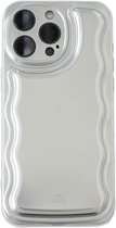 xoxo Wildhearts Wavy case Silver telefoonhoesje - Geschikt voor iPhone 15 Pro Max - Golvend hoesje - Silicone case met golven - Zilver