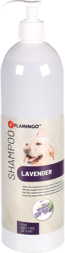 Flamingo Shampoo Lavande avec un chien souriant sur l'emballage. Pour tout type de pelage.