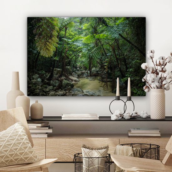 Canvas schilderij 180x120 cm - Wanddecoratie Riviertje in tropische jungle - Muurdecoratie woonkamer - Slaapkamer decoratie - Kamer accessoires - Schilderijen