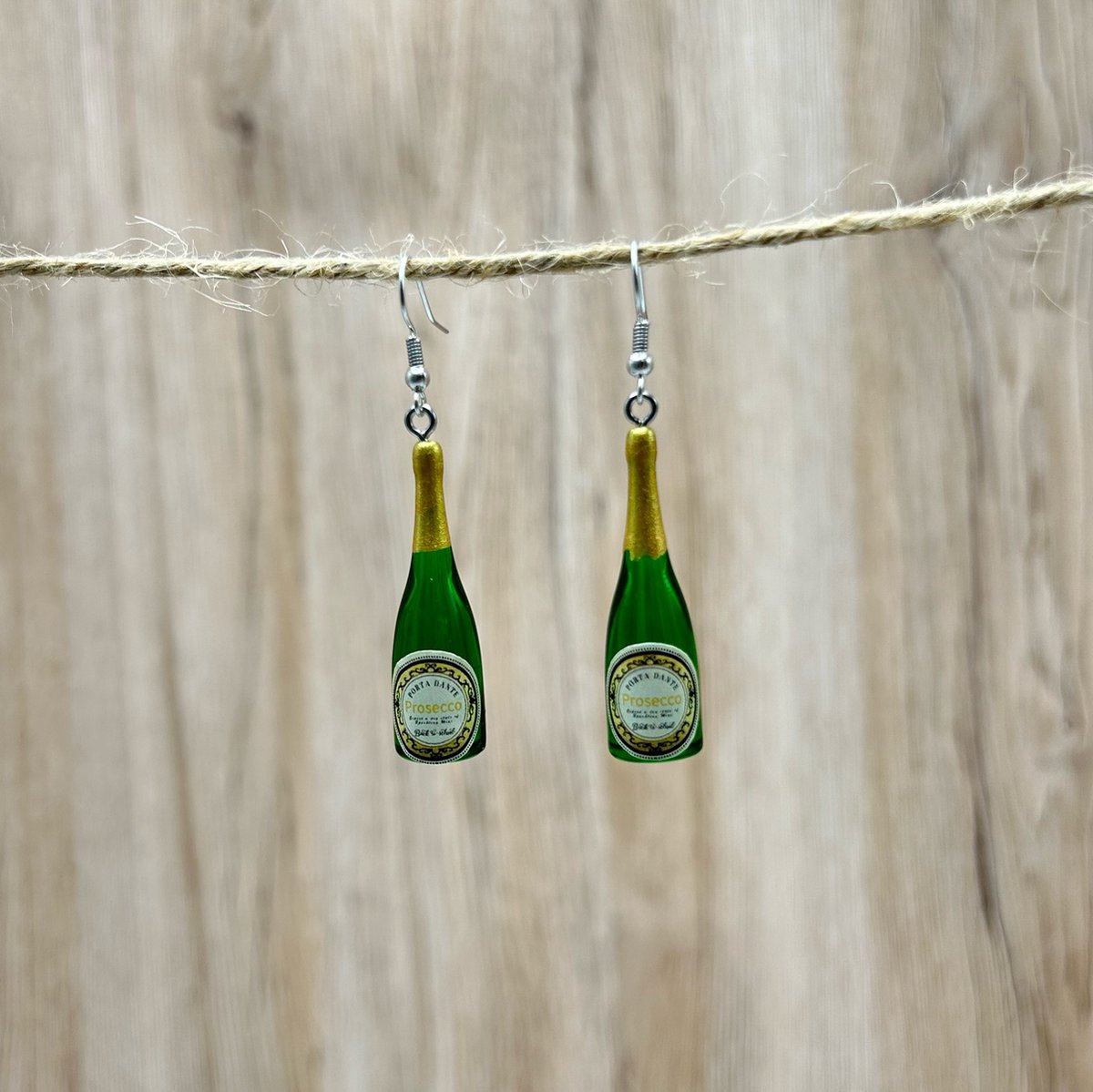 Oorbellen Prosecco - oorstekers champagne - oorhangers - Carnaval - themafeest - festival - oud en nieuw - sieraden vrijgezellenfeest - kerst - Kerstcadeau vrouw