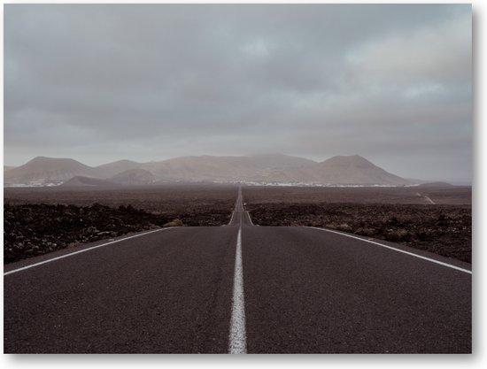 De Weg door Lanzarote - Op Reis door de Stilte - De Stille Snelweg - Fotoposter 40x30