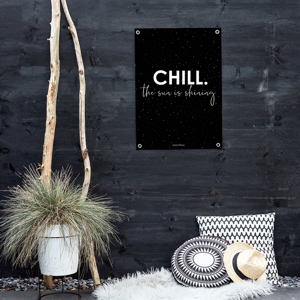 MOODZ design Tuinposter | Buitenposter | Chill, the sun is shining | 50 x 70 cm | Zwart
