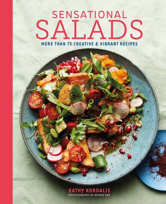 Livre "Sensational Salads" avec recettes, mettant en vedette une grande salade colorée sur une assiette bleue.