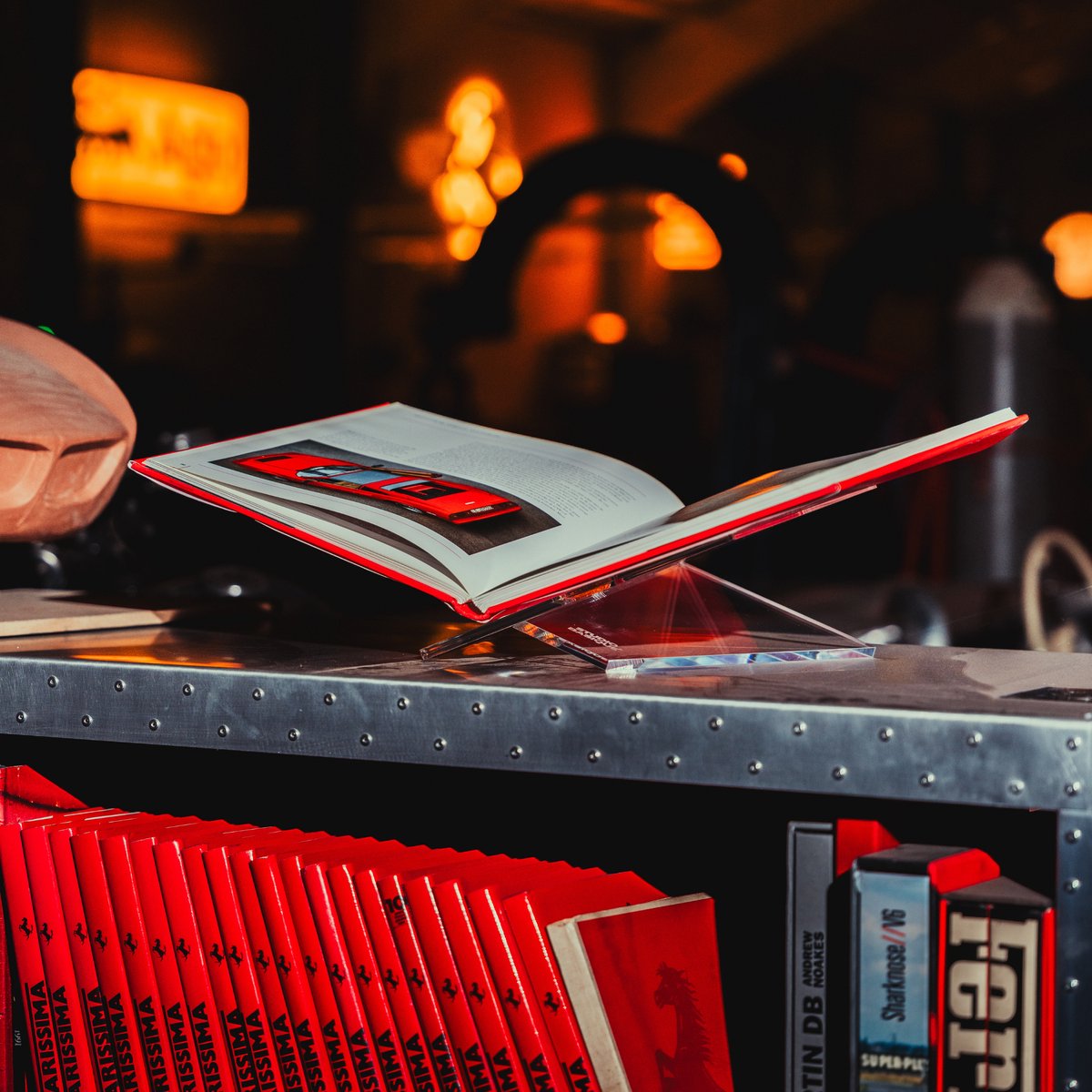Klinknagels En Ijzer, De Brug Van De Onderkantspoorweg Stock Foto Klinknagels En Ijzer, De Brug Van De Onderkantspoorweg Stock Foto