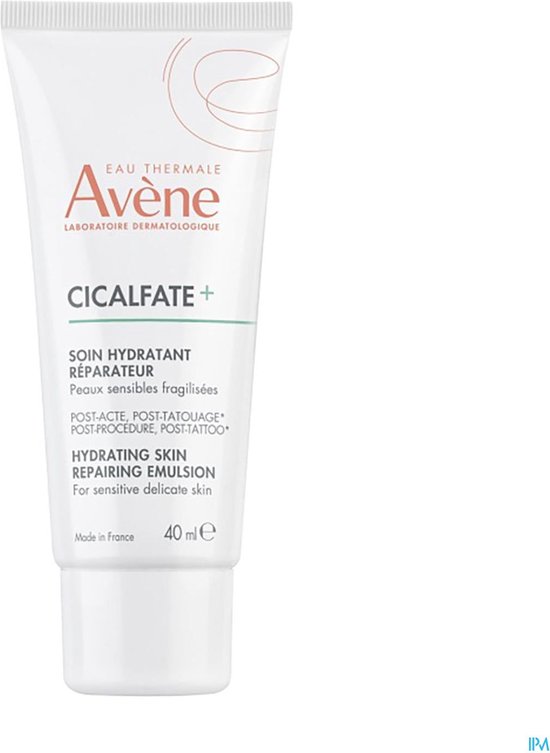 Witte tube met rode en groene tekst. Avene Cicalfate+ hydraterende huid herstellende emulsie. 40 ml.