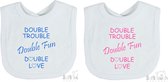 Lot de 2 bavoirs Soft Touch Bavoir "Double trouble Double fun Double love" Unisexe Twins Katoen Wit/ bleu & blanc / rose Taille 33x22 Cm