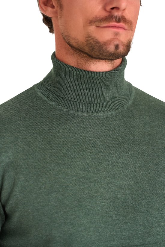 Groene coltrui van Mario Russo, close-up van de coltrui