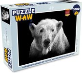 Puzzel Portretfoto ijsbeer op zwarte achtergrond in zwart-wit - Legpuzzel - Puzzel 1000 stukjes volwassenen