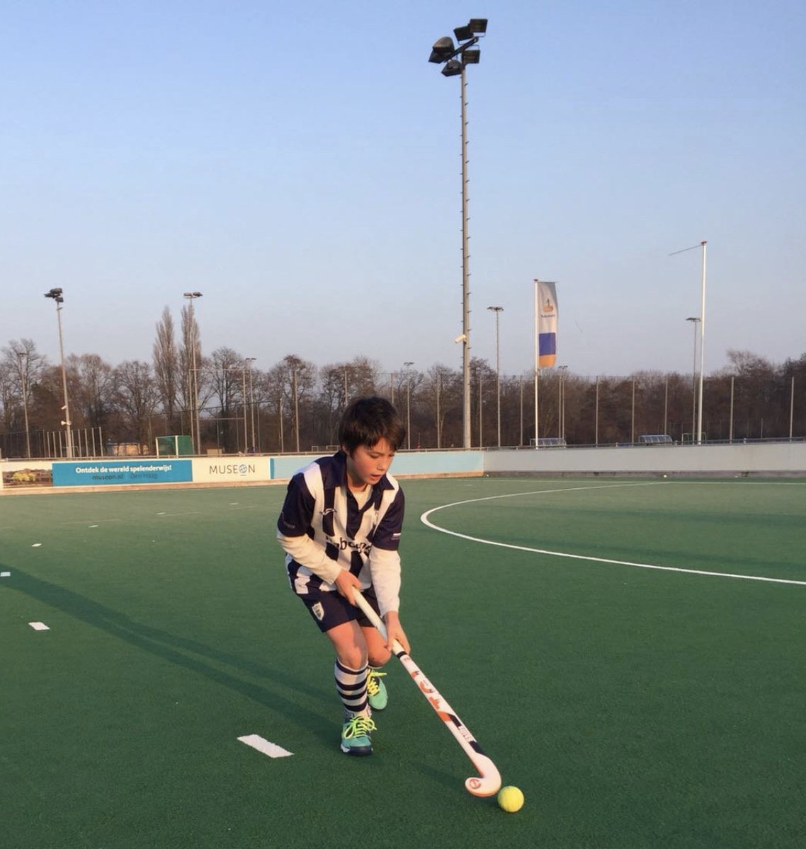 TGI LeftHanded Field Hockey Stick Skills I 36.5" bol