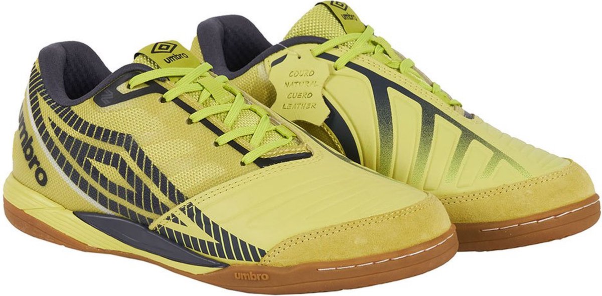 Geel Umbro Sala Z Pro zaalschoenen EU 42 met moderne ontwerpen en 3-laagse buitenzoolconstructie.