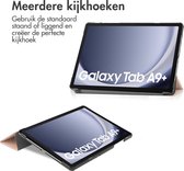 iMoshion Trifold Tablet Hoes & Screenprotector Gehard Glas Geschikt Samsung Galaxy Tab A9 Plus tablethoes - Rosé goud