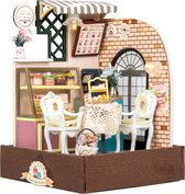 Crafts&Co Kit de construction de maquettes pour maison de poupée miniature – Boutique « Sweet Cake Station »