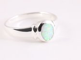 Fijne hoogglans zilveren ring met welo opaal - maat 17.5