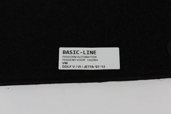 Close-up van een zwarte automat met een etiket 'BASIC-LINE PASSVORM AUTOMATTEN VW GOLF V / VI / JETTA '07-'12'.