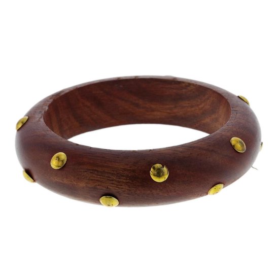 Houten bangle met een donkere houtnerf en verspreide goudkleurige studs.