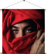 Textielposter Jonge Arabische Vrouw Met Rode Hoofddoek Vierkant XXXL (120 X 120 CM) - Wandkleed - Wanddoek - Wanddecoratie