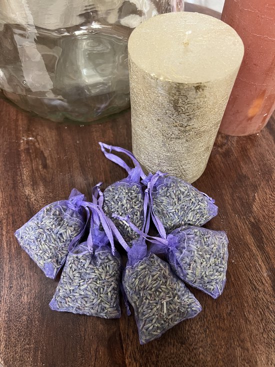 Heerlijke Lavendel - Biologische Geurzakjes - 6 stuks - leuk als cadeau of voor in het huis - anti motten en goed voor de kleding