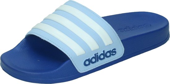 Adidas adilette shower badslippers in de kleur blauw.