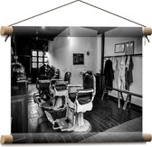 Textielposter - Kapper - Zaak - Barber- Stoelen - Oud- Zwart - Wit - 40x30 cm Foto op Textiel