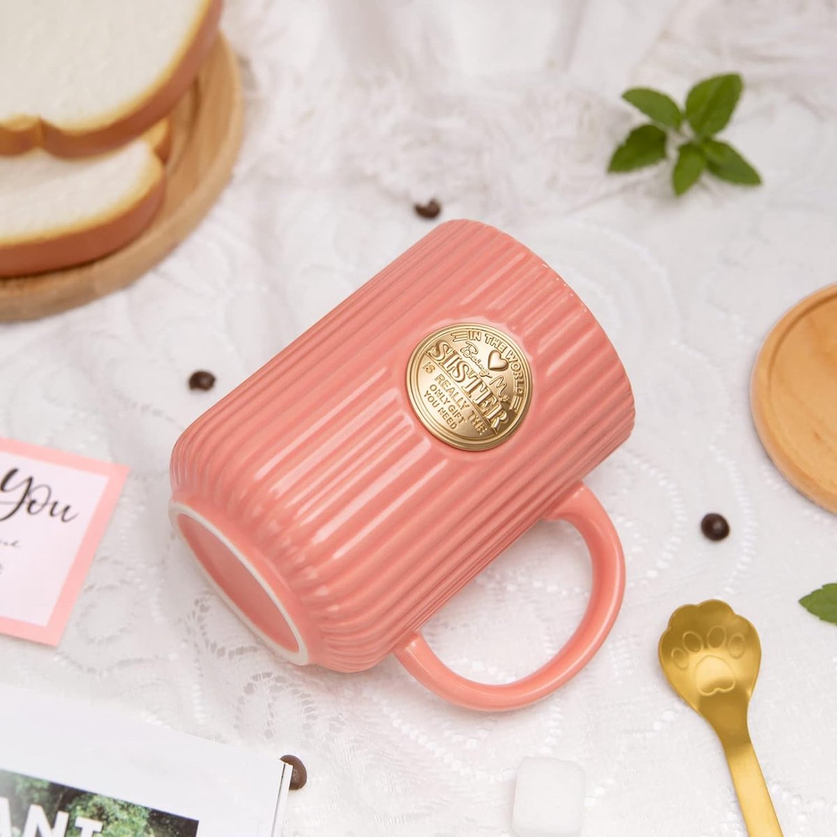 Zus Cadeau, Cadeaus voor Zus Verjaardagscadeau, 400 ml Roze Zus Beker 3D Medaille Verticale Strepen Keramische Koffiebeker met Onderzetter Hout, Lepel, Geschenkdoos — cadeau in Cadeau-ideeën - foto 3