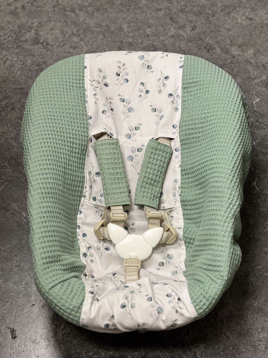 stokke newborn hoes oud groen eucalyptus
