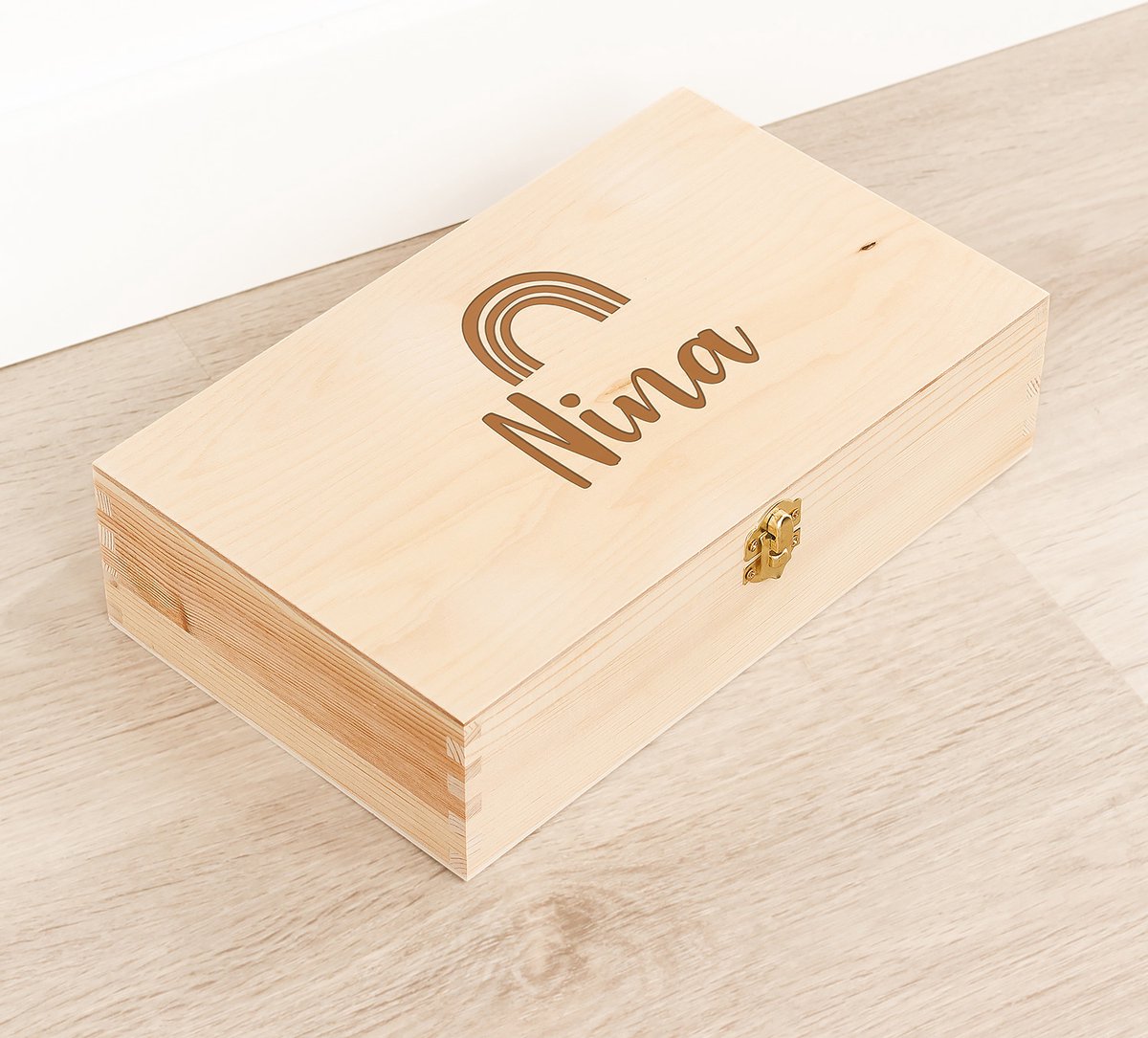Houten kistje 'Nina' Regenboog - Tekenkist - Herinneringsdoos - Kraamcadeau - Knutseldoos - Memorybox - Baby - Geboorte