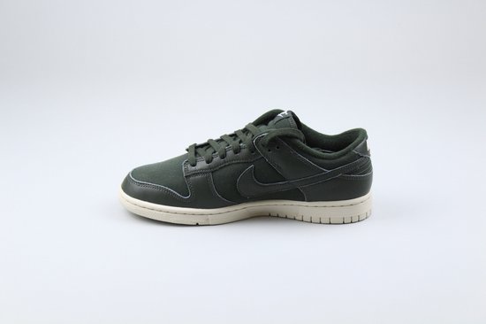 Nike Dunk Low Premium 'Sequoia' maat 42