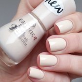 Essence the gel nail polish - 54 Dream on