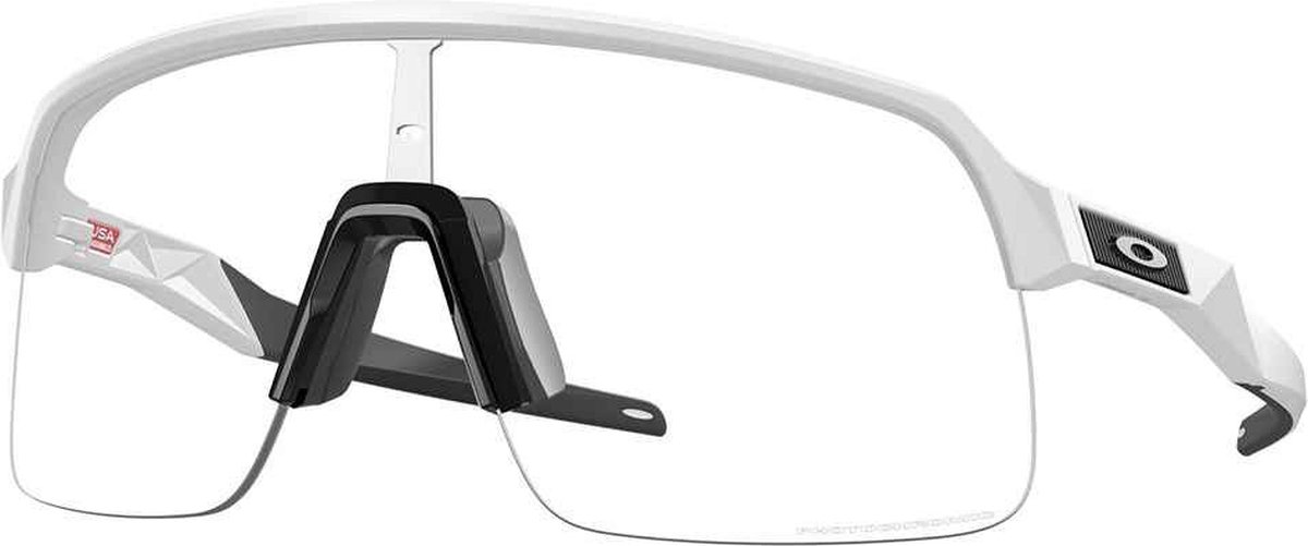 Oakley Sutro Lite Matte Clear to Photochromic OO9463-46 Zwart