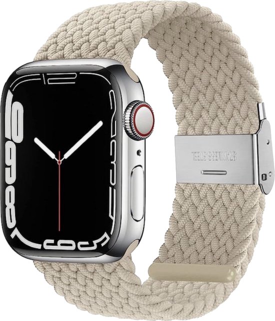 Zilverkleurig Apple Watch met een beige gevlochten nylon bandje. Het bandje heeft een gesp van roestvrij staal.