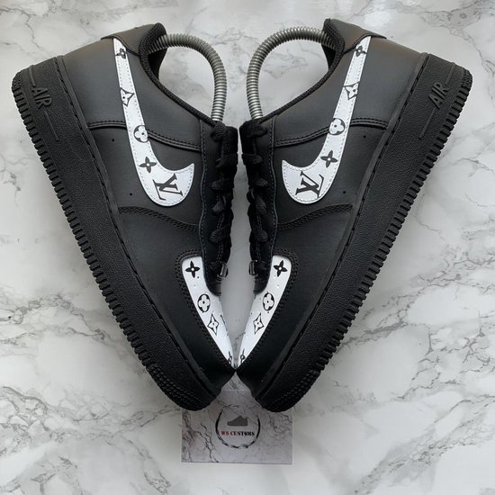 Custom Nike Air Force 1 zwart (Alle maten beschikbaar!) daarnaast is de  KLEUR WIT ook | bol.com